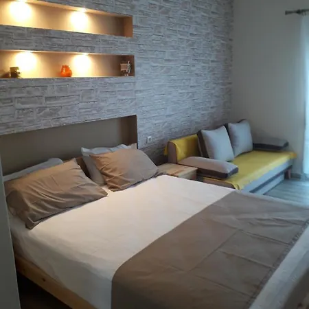 Victoria's Blue Siviri