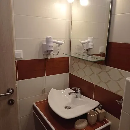 Victoria's Blue Siviri