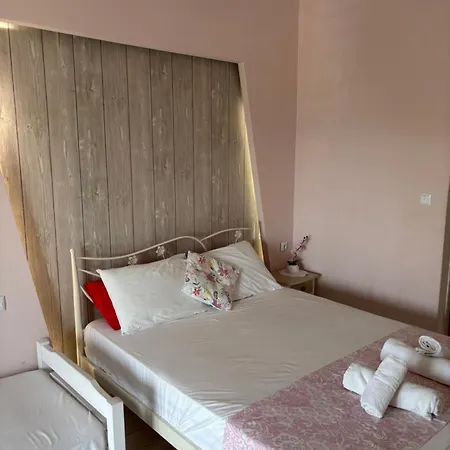 Victoria's Blue Daire *