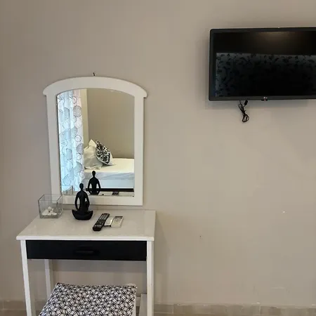 Victoria's Blue Apartment *