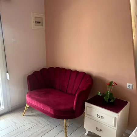 Victoria's Blue Siviri